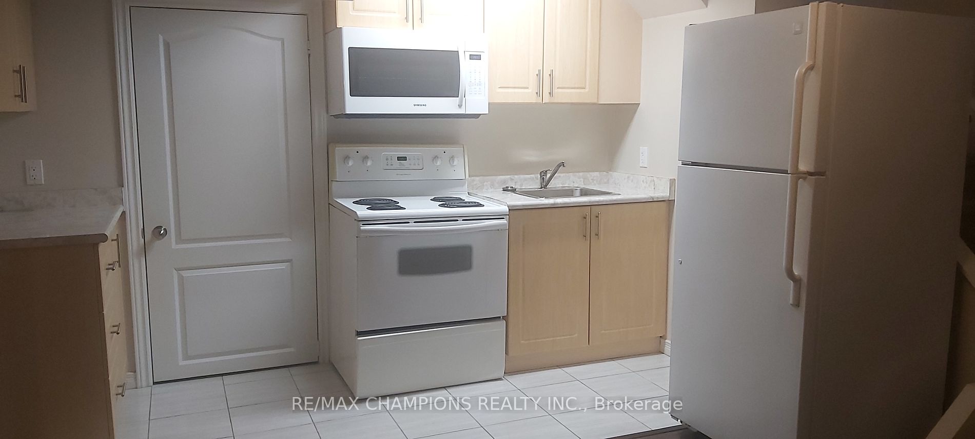 152 Queen Mary Dr