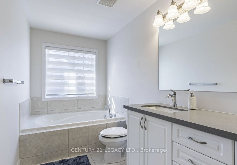17 Overstone Rd