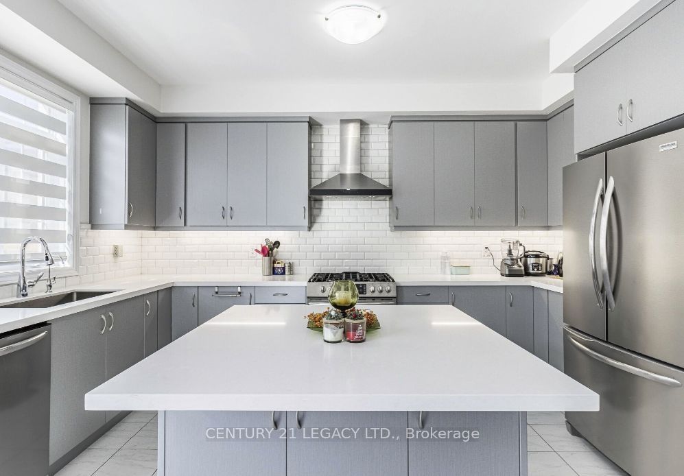 17 Overstone Rd