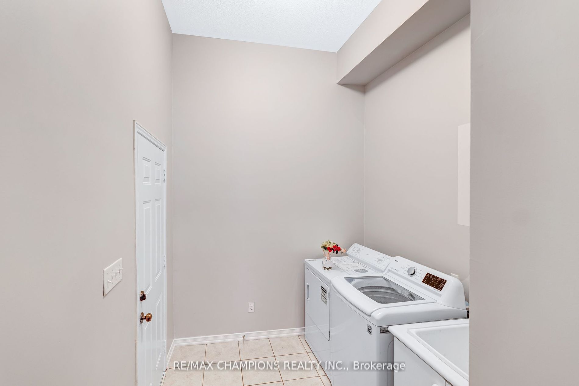 11 Cape Dorset Cres