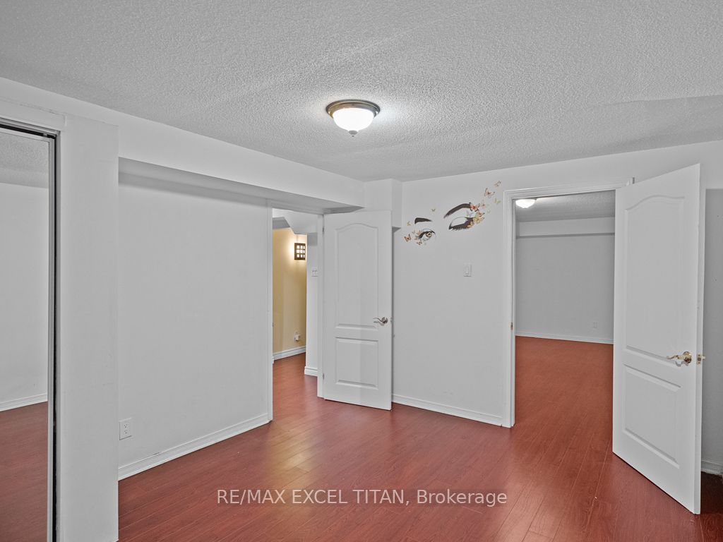 27 Macdougall Dr