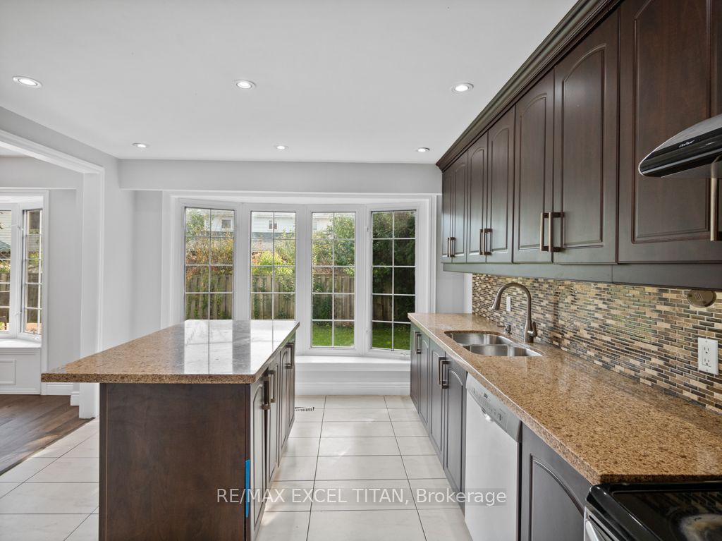 27 Macdougall Dr