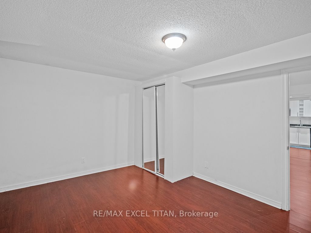 27 Macdougall Dr
