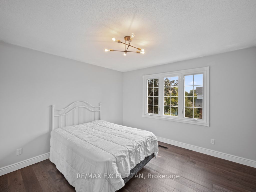 27 Macdougall Dr