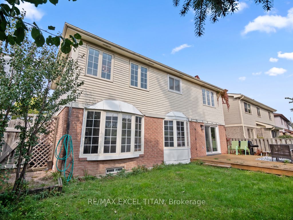 27 Macdougall Dr