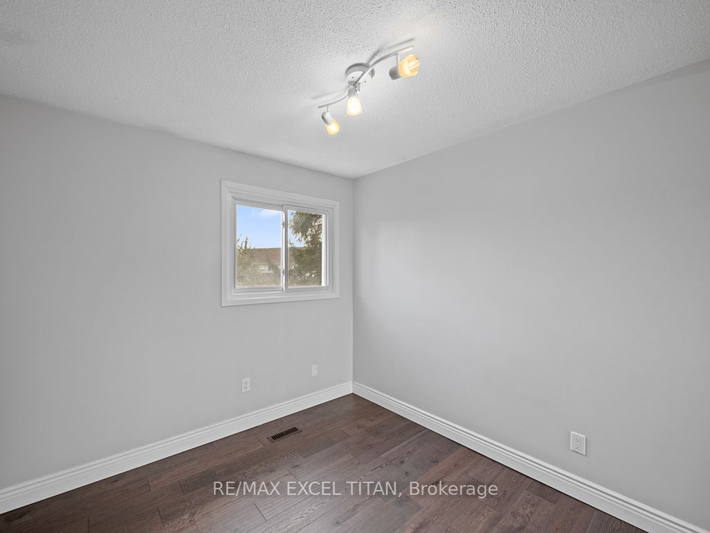 27 Macdougall Dr