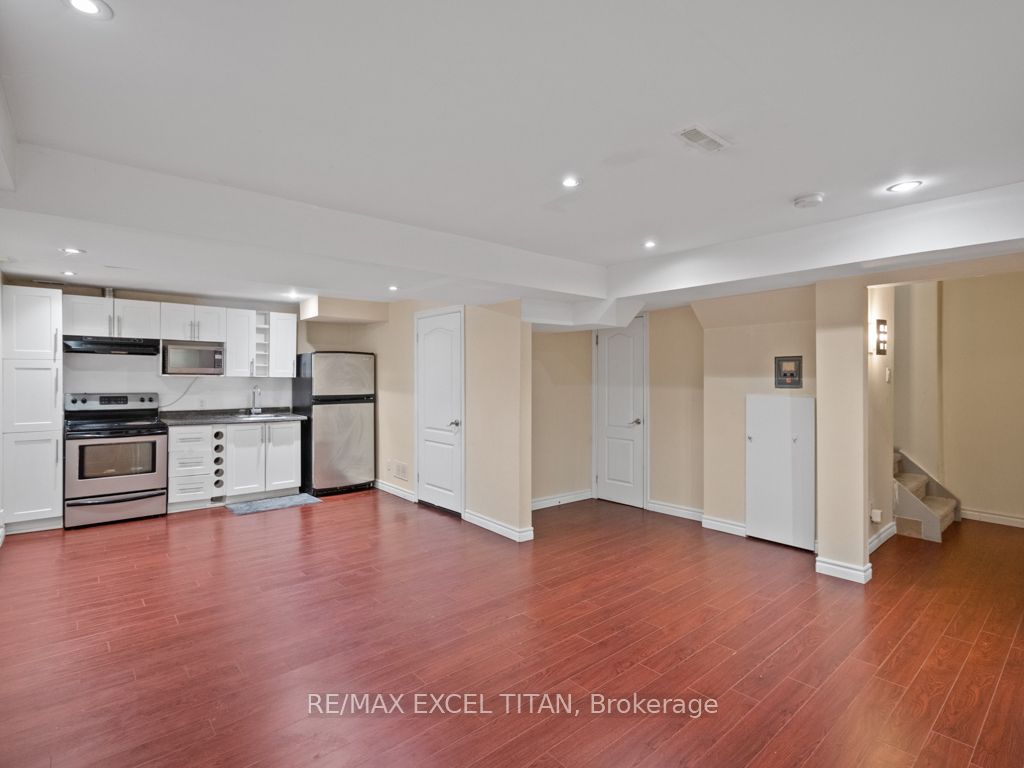 27 Macdougall Dr