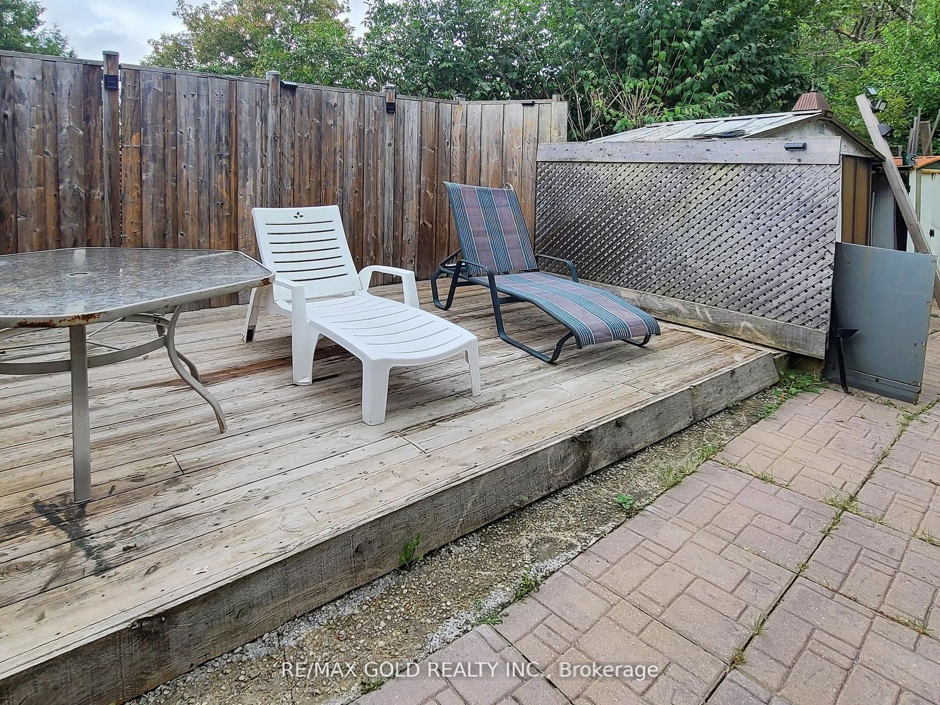 44 Deloraine Dr