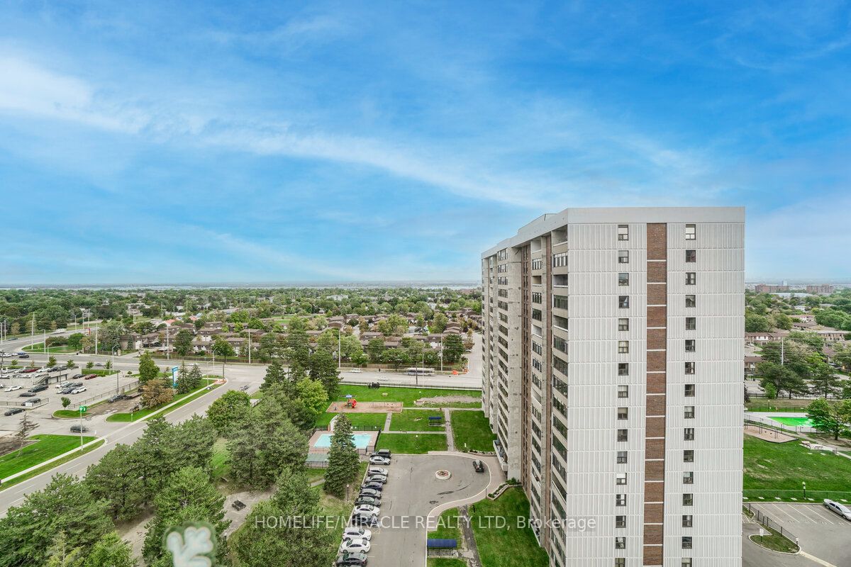 15 Kensington Rd, #1703