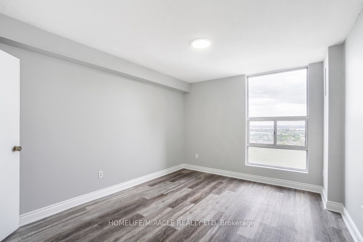15 Kensington Rd, #1703