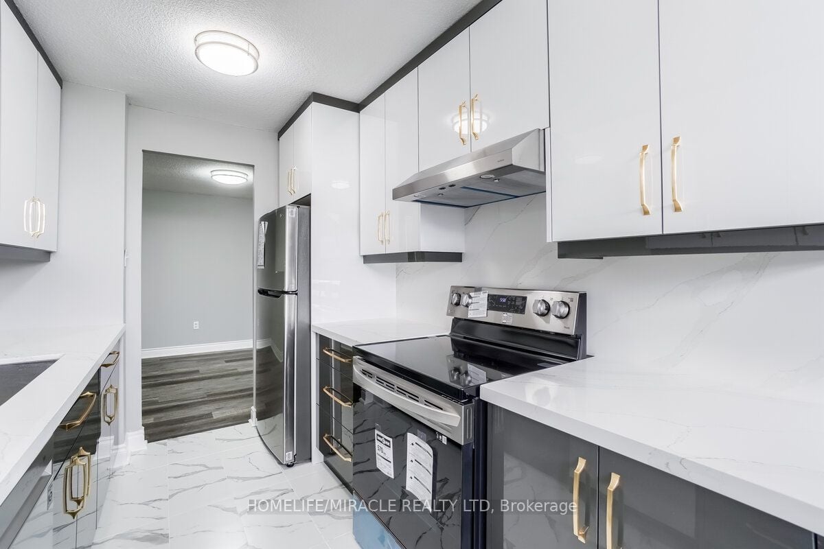 15 Kensington Rd, #1703