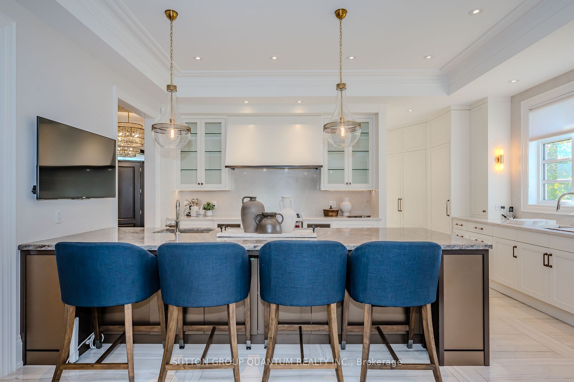 1207 Lakeshore Rd W