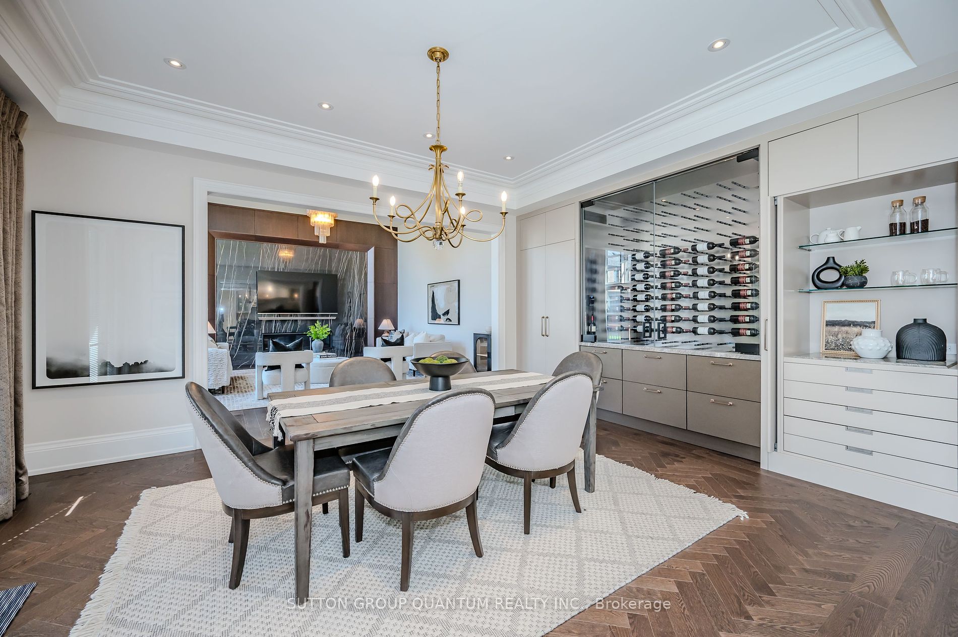 1207 Lakeshore Rd W