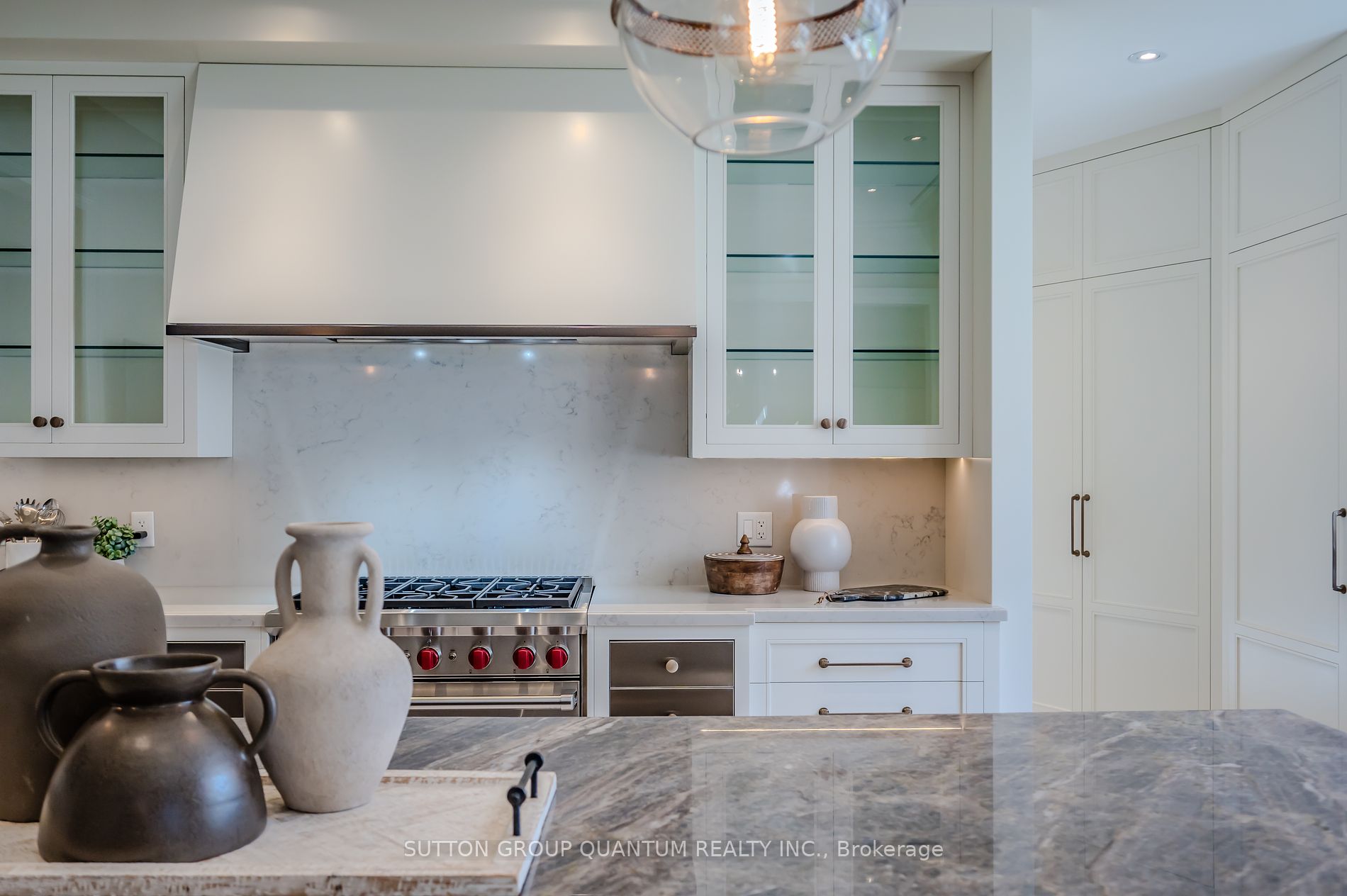 1207 Lakeshore Rd W