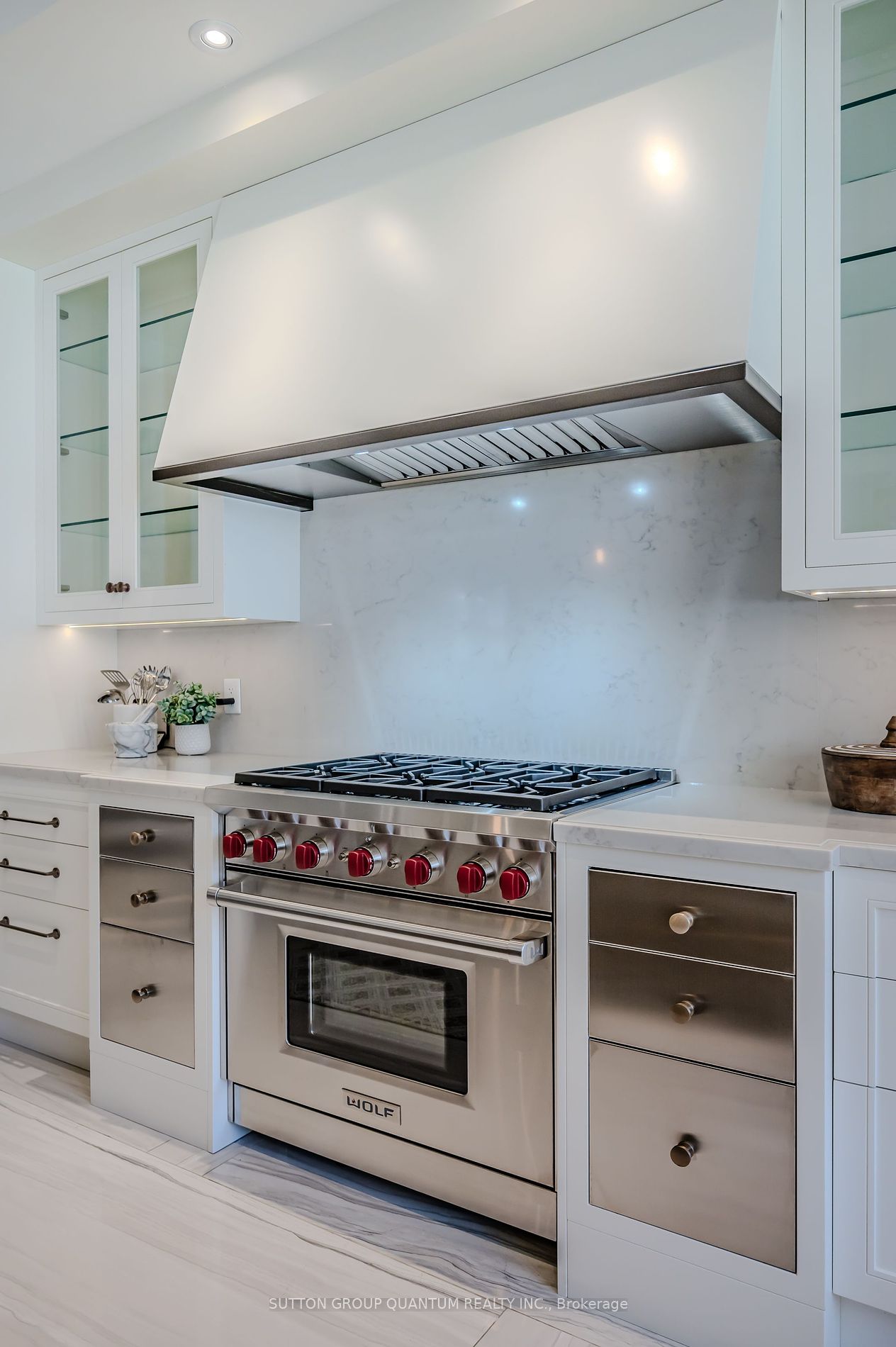 1207 Lakeshore Rd W