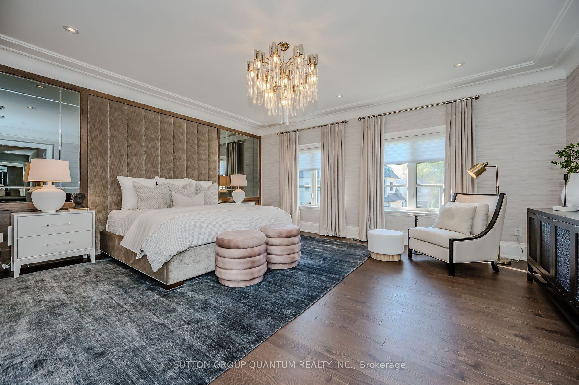 1207 Lakeshore Rd W