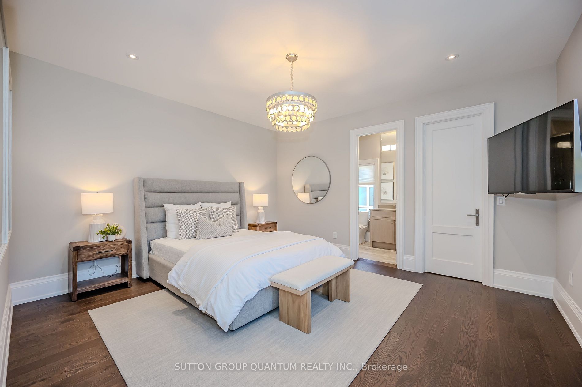 1207 Lakeshore Rd W