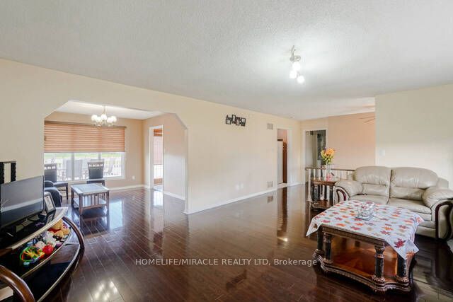 2214 Wanless Dr