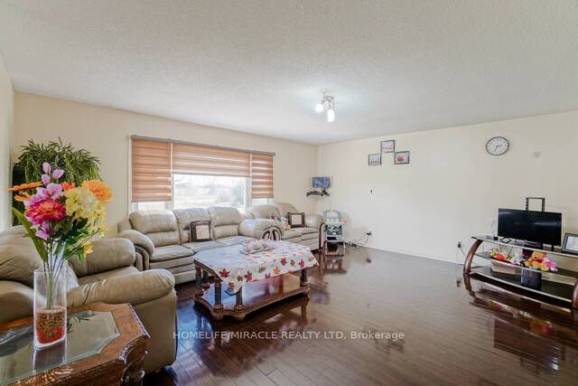 2214 Wanless Dr