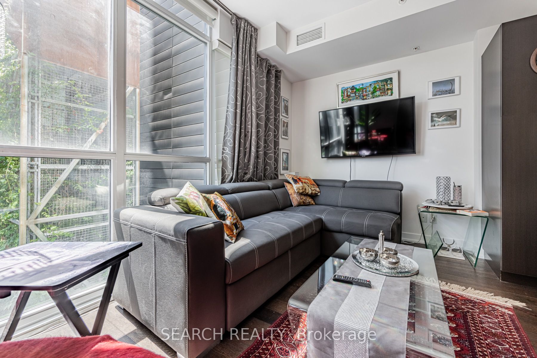 36 Howard Park Ave, #303