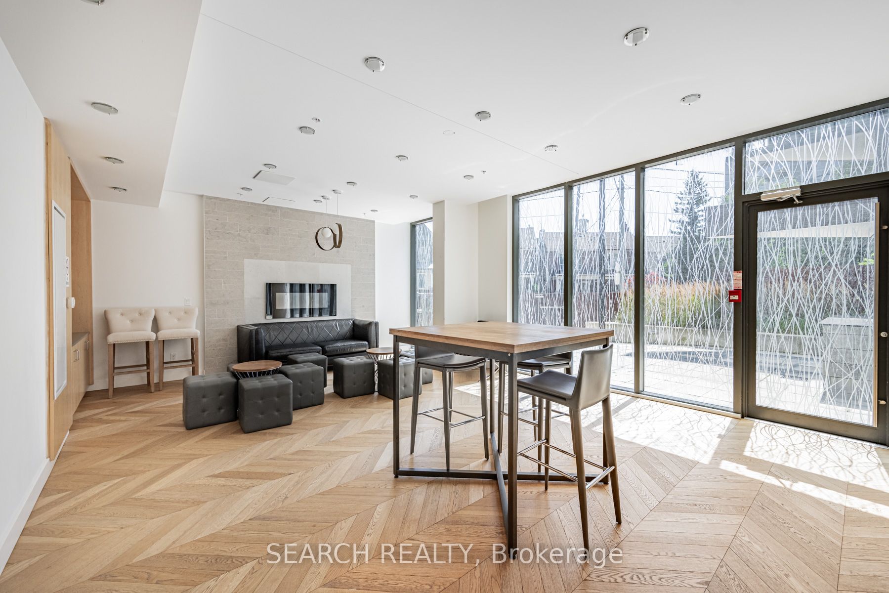 36 Howard Park Ave, #303
