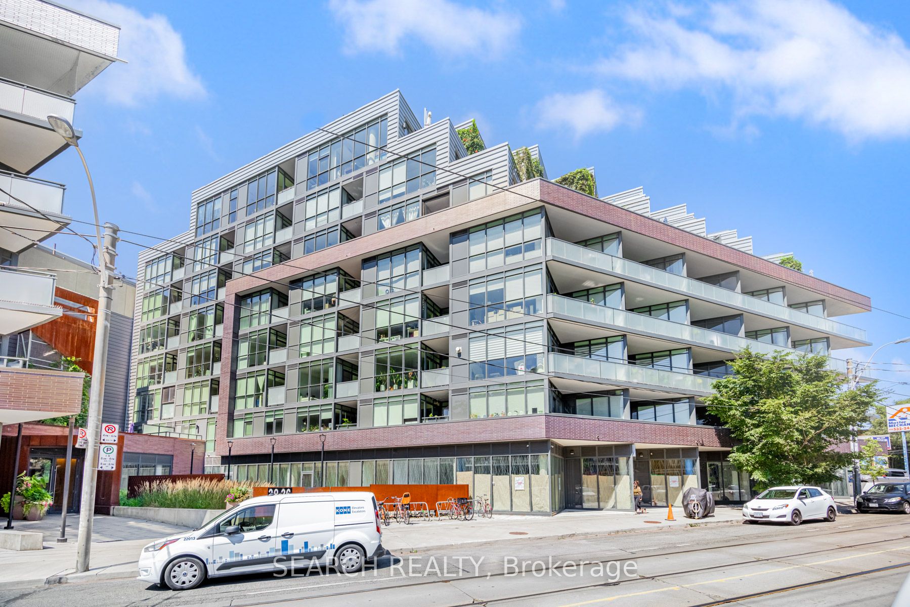 36 Howard Park Ave, #303