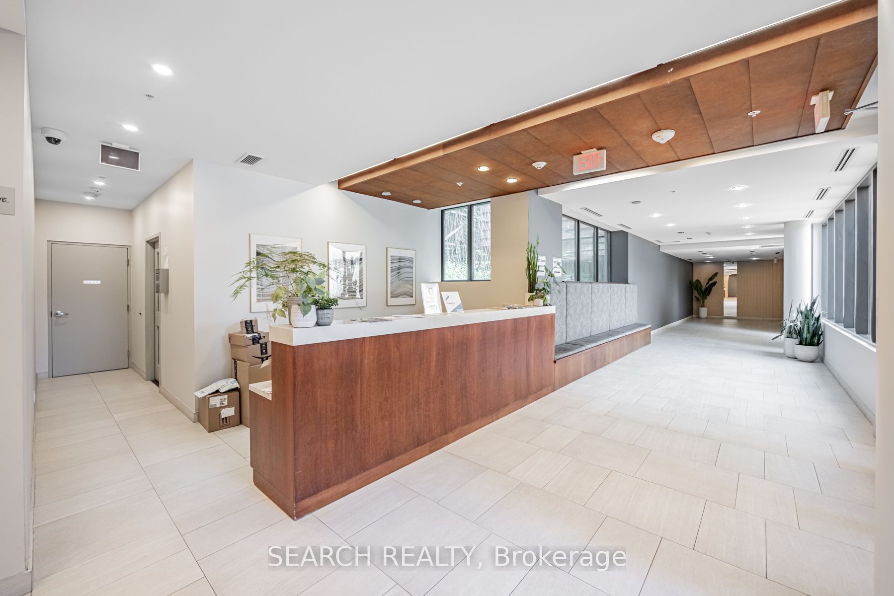 36 Howard Park Ave, #303