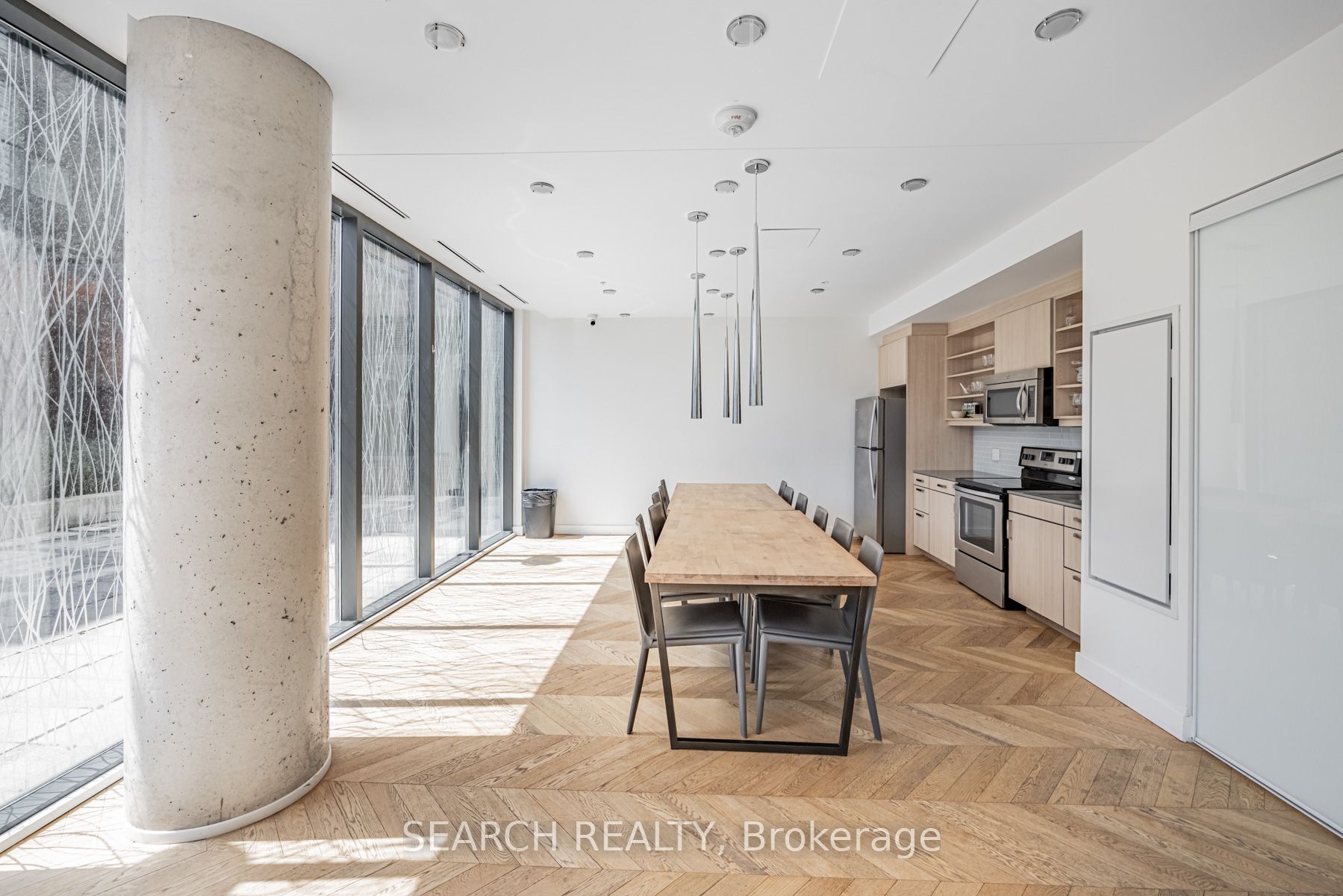 36 Howard Park Ave, #303