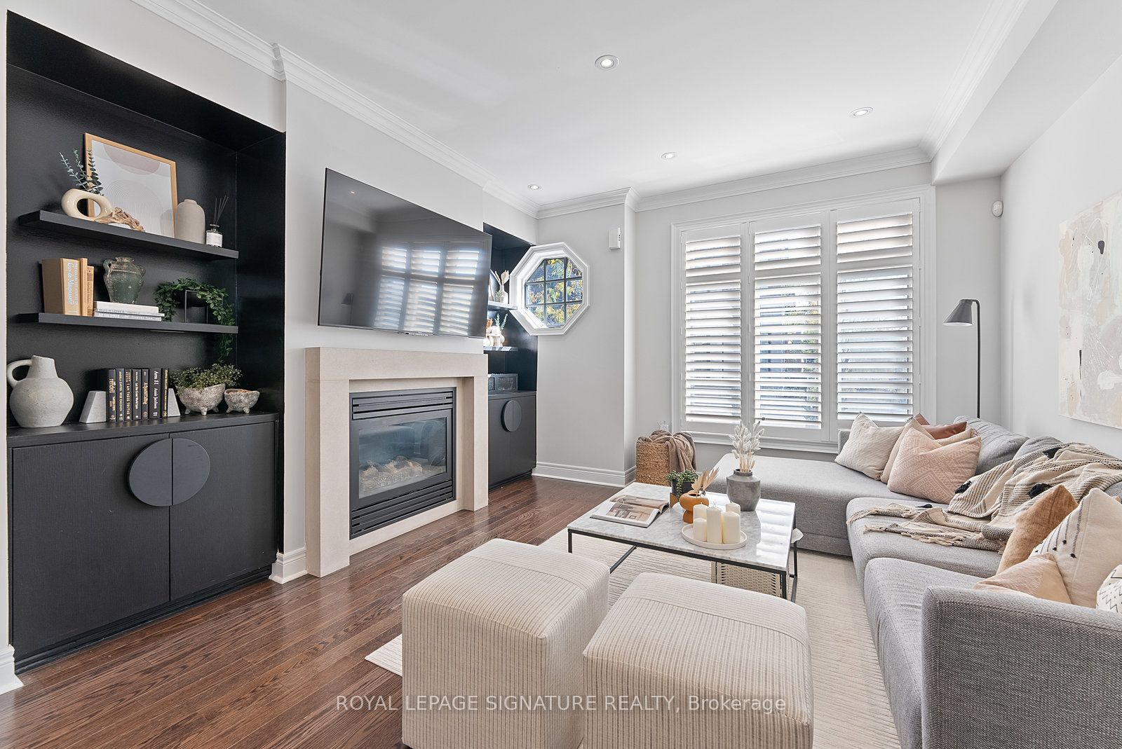 76 Lobo Mews