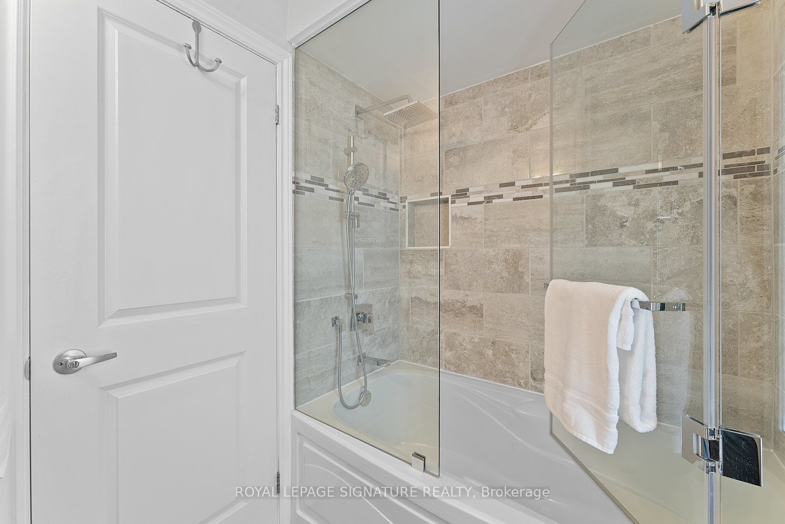 76 Lobo Mews