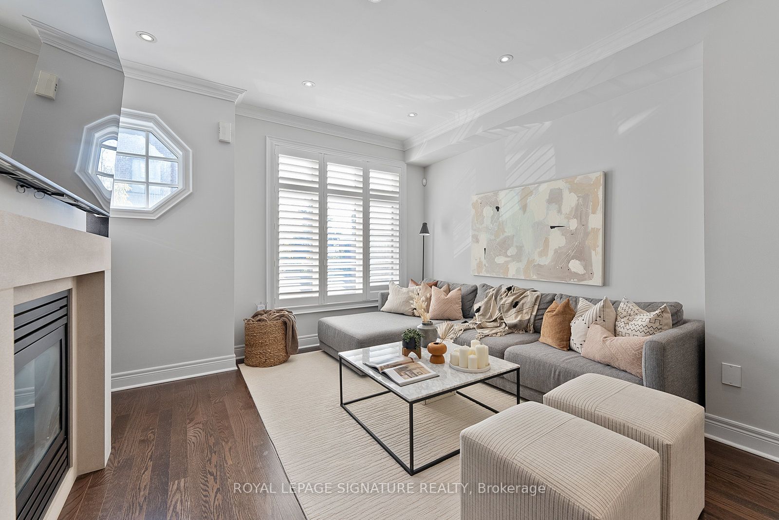 76 Lobo Mews