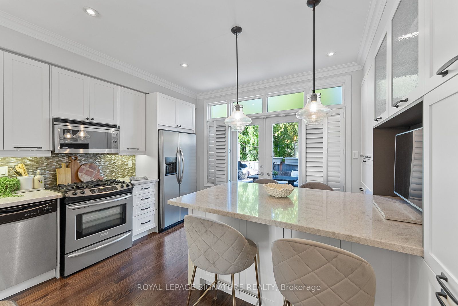 76 Lobo Mews