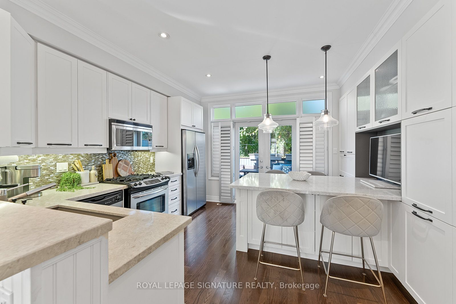 76 Lobo Mews