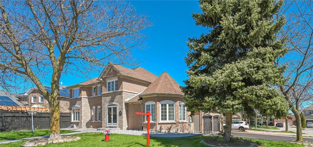 2 Black Hills Crt