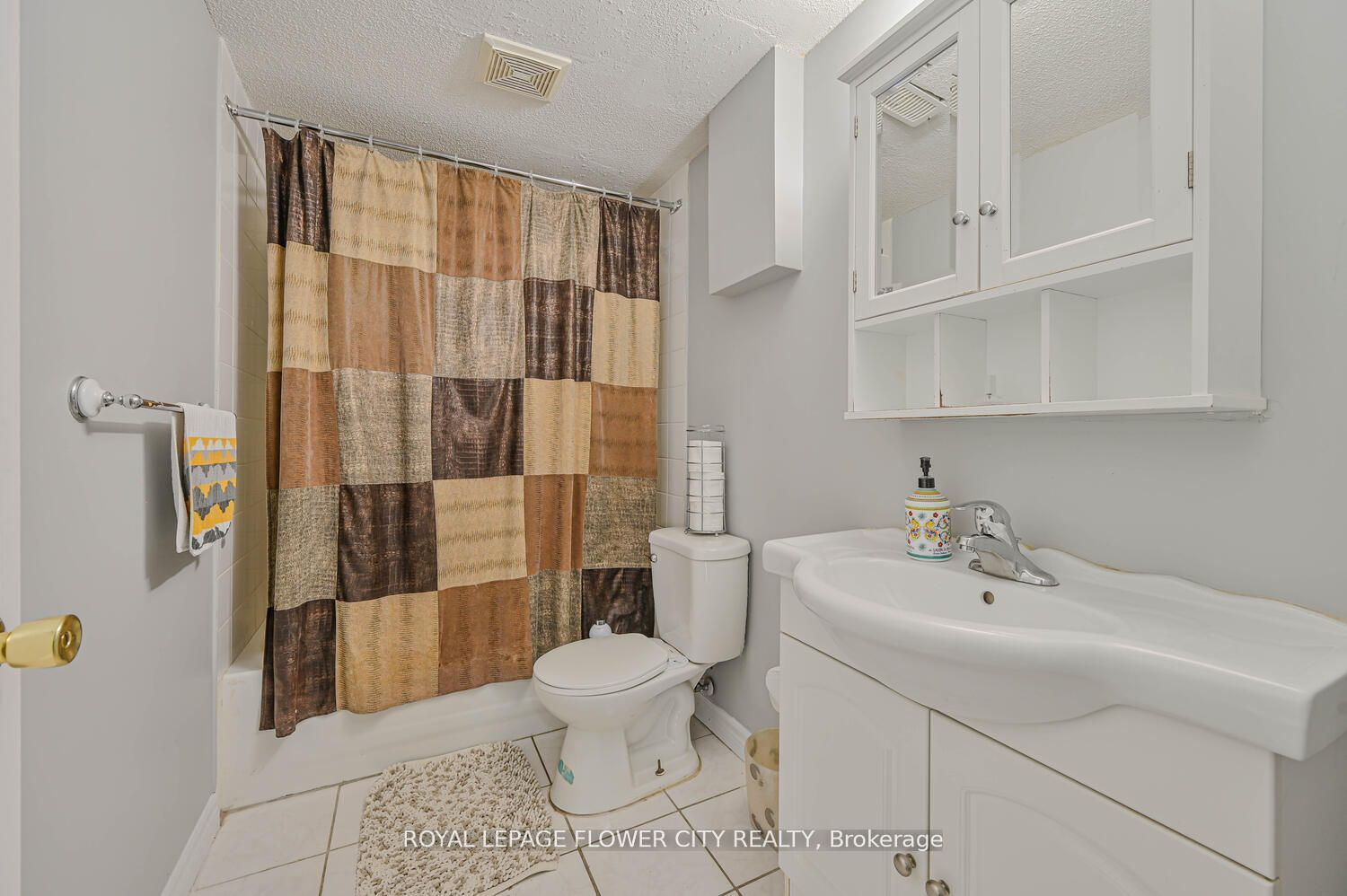 2 Black Hills Crt