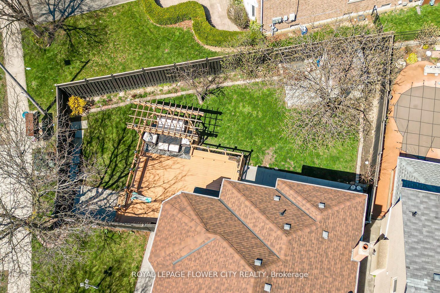 2 Black Hills Crt