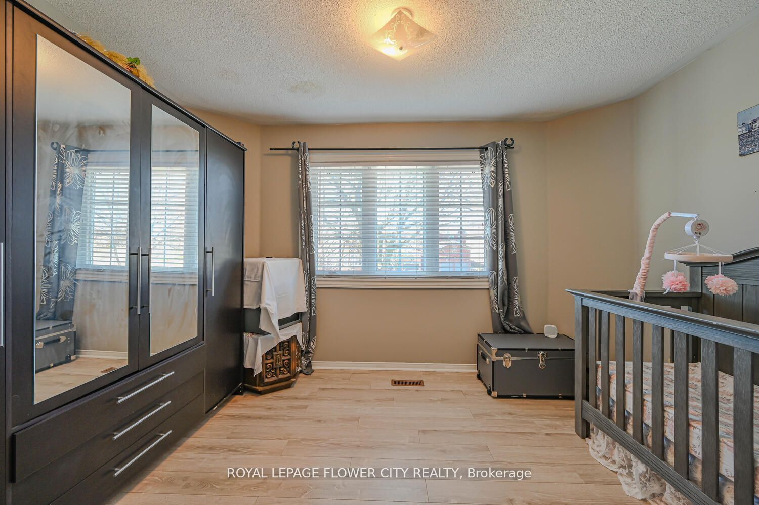 2 Black Hills Crt