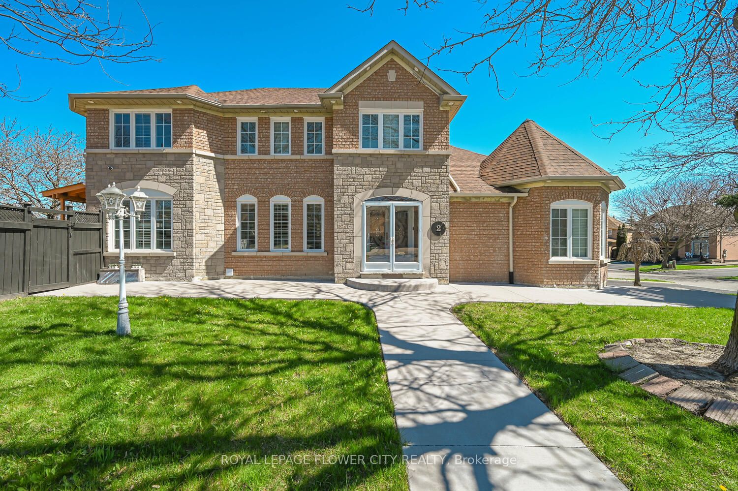 2 Black Hills Crt