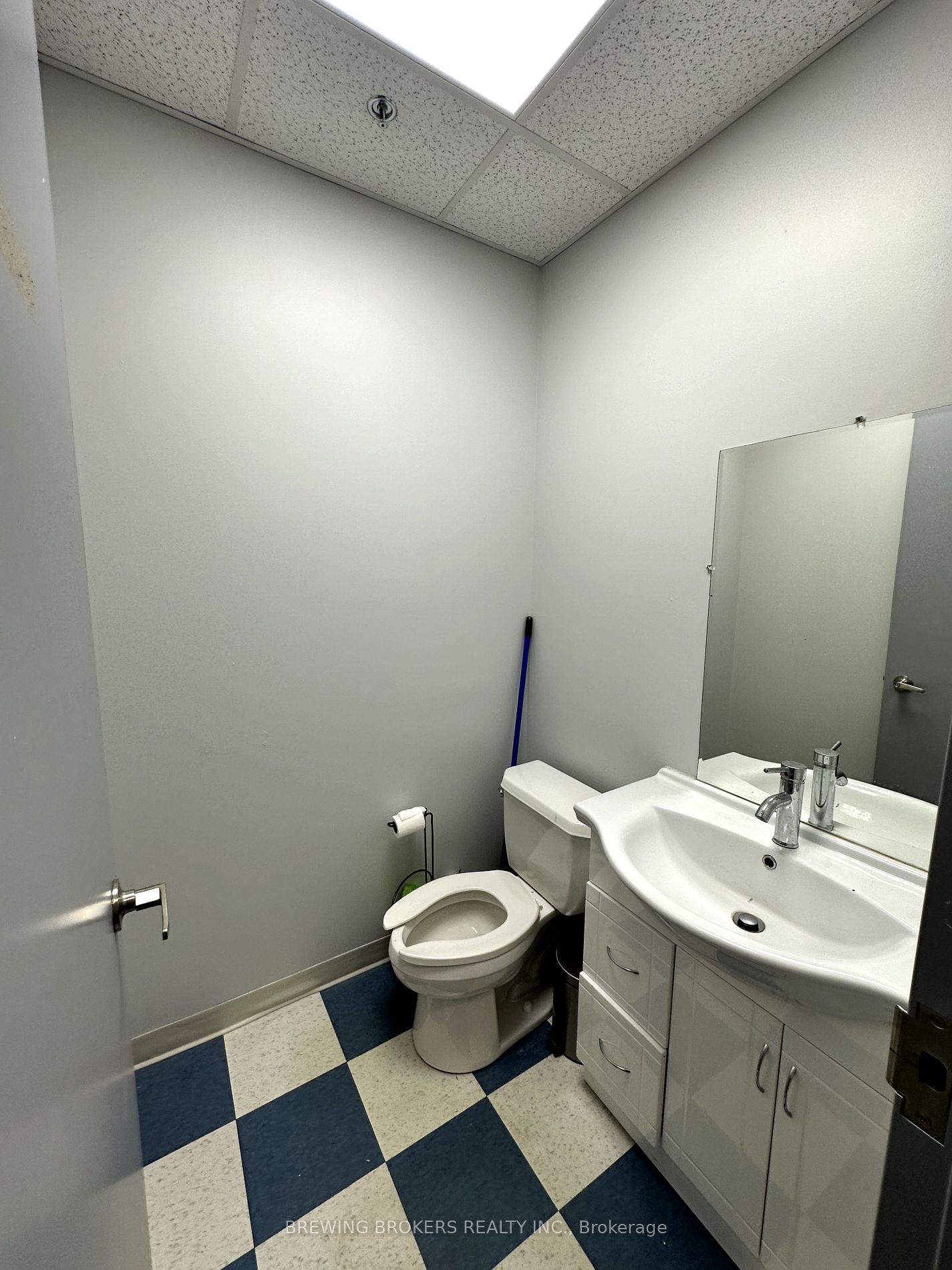 2250 Bovaird Dr E, #311