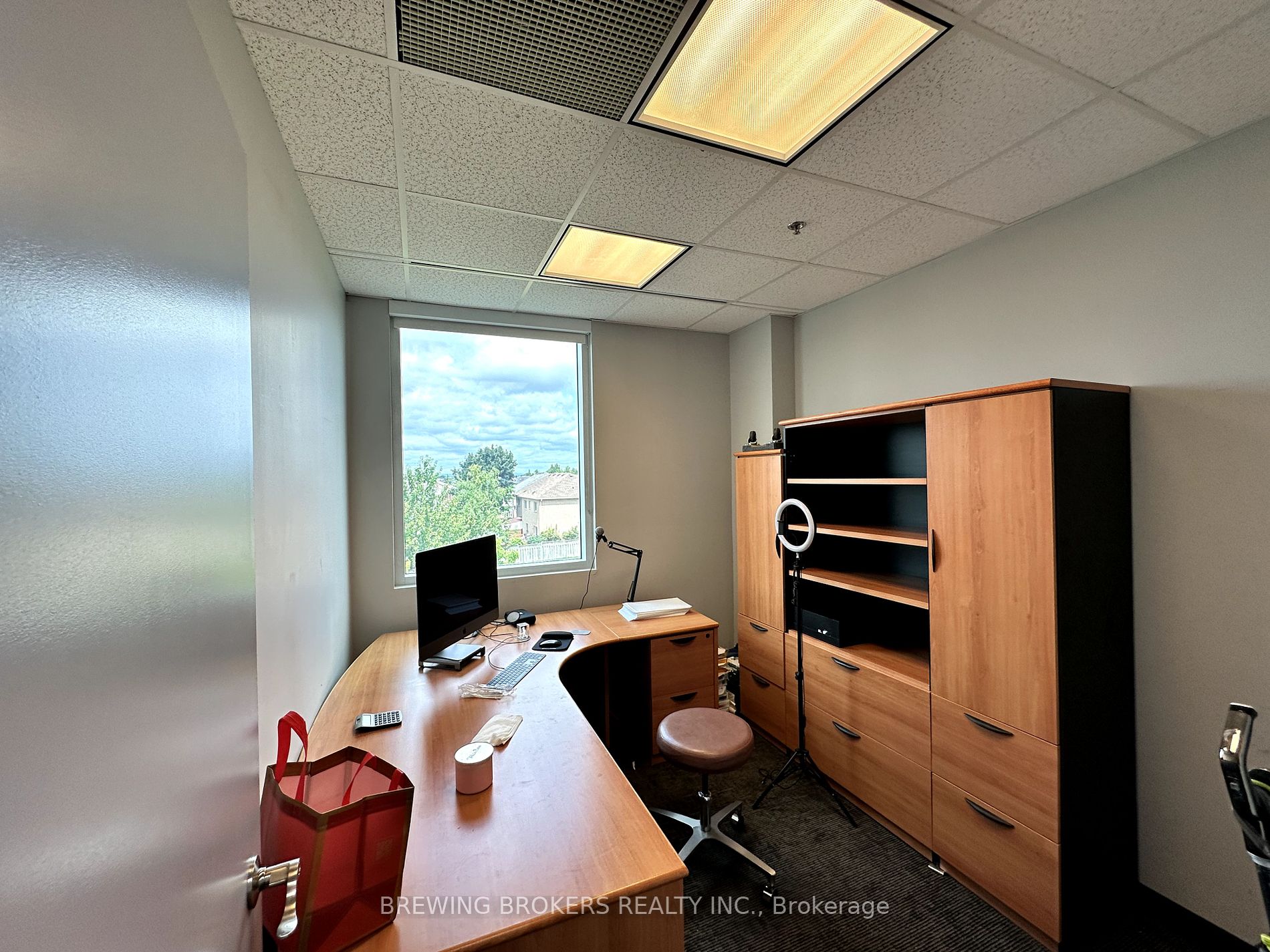 2250 Bovaird Dr E, #311