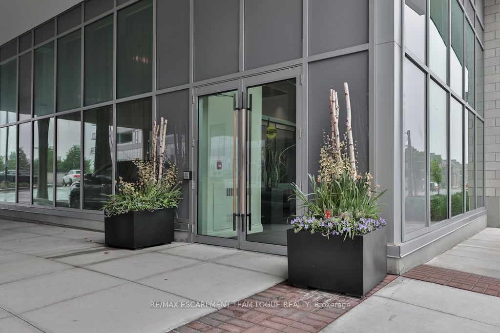 2333 TAUNTON Rd, #707