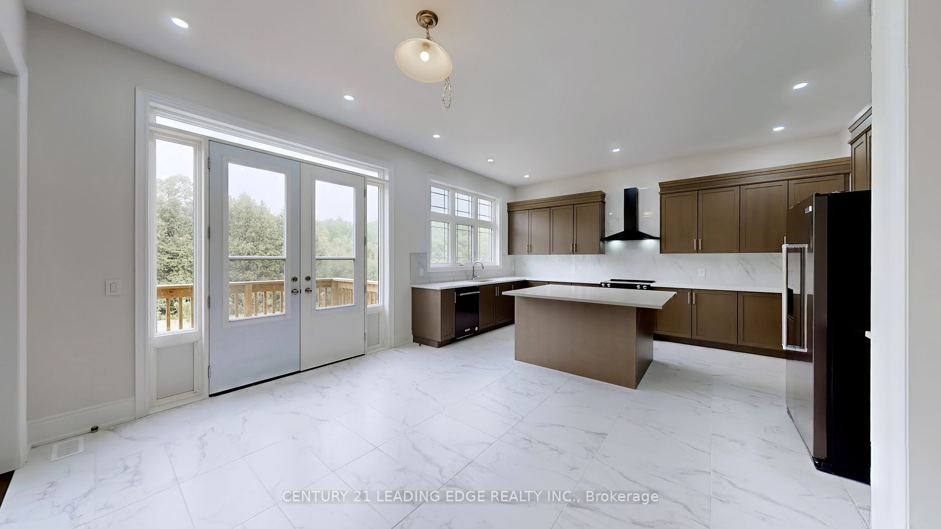 55 Raspberry Ridge Ave