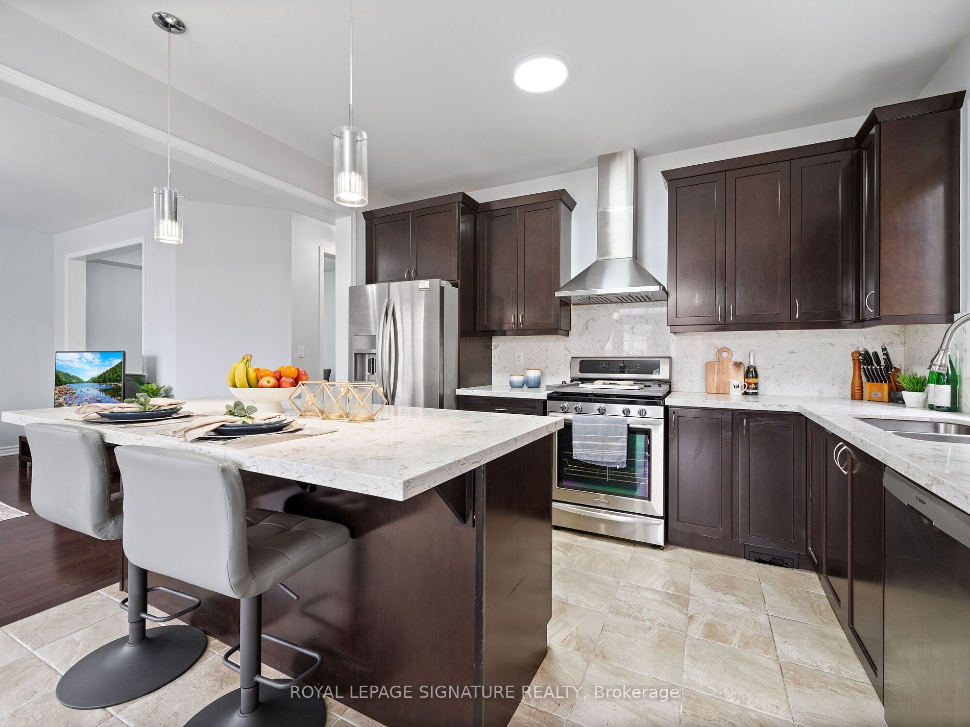 338 Trudeau Dr