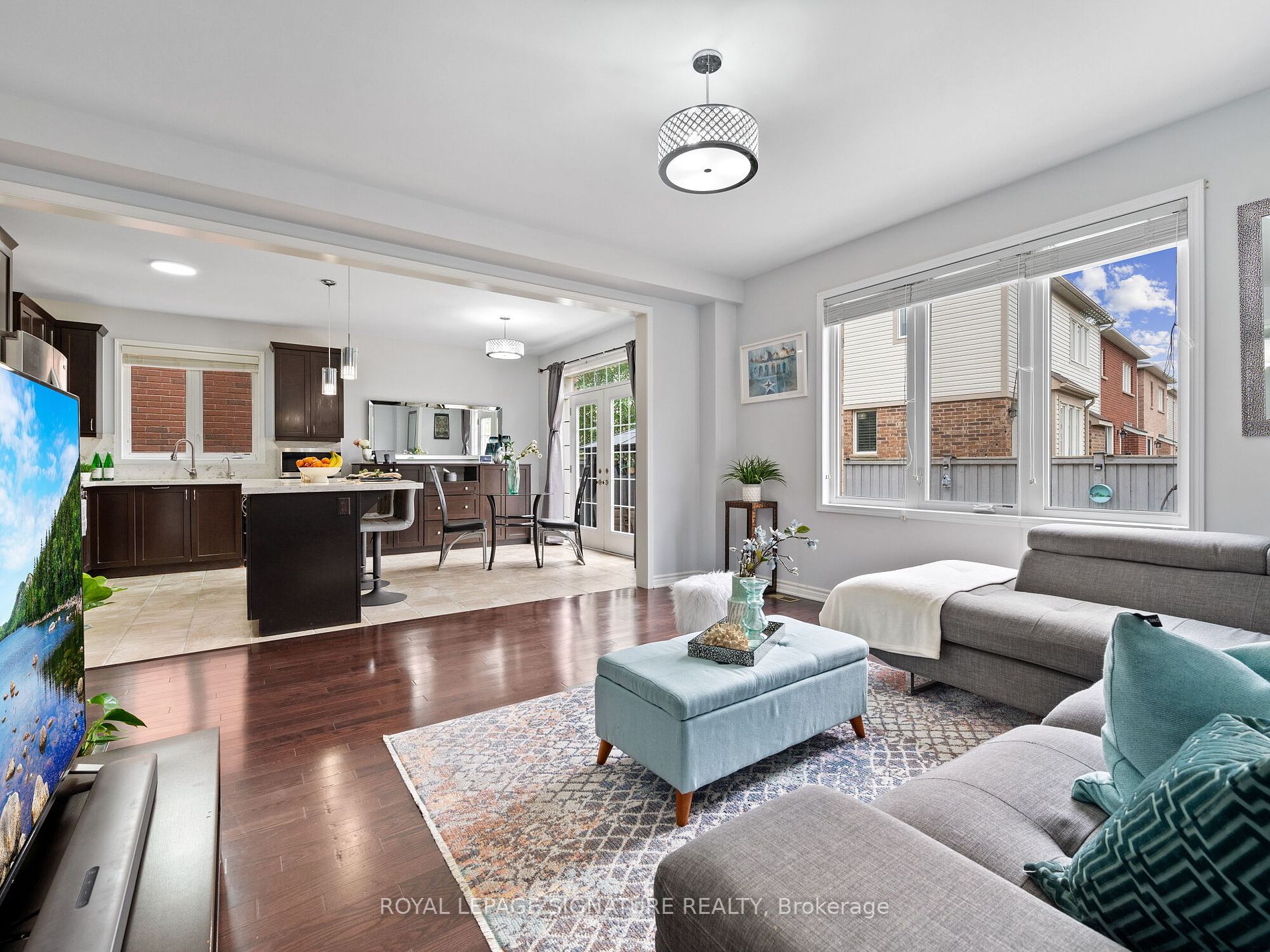 338 Trudeau Dr