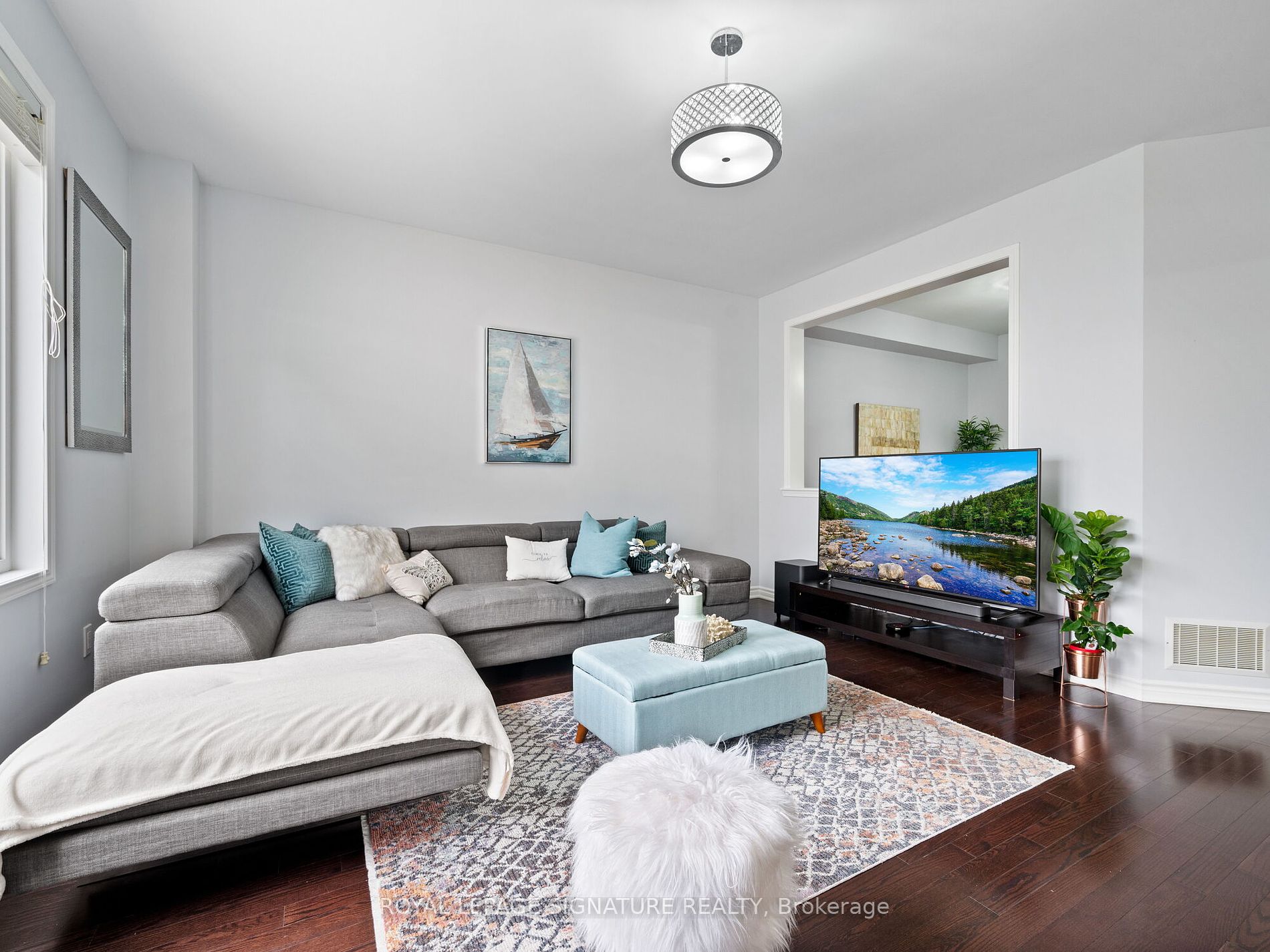 338 Trudeau Dr