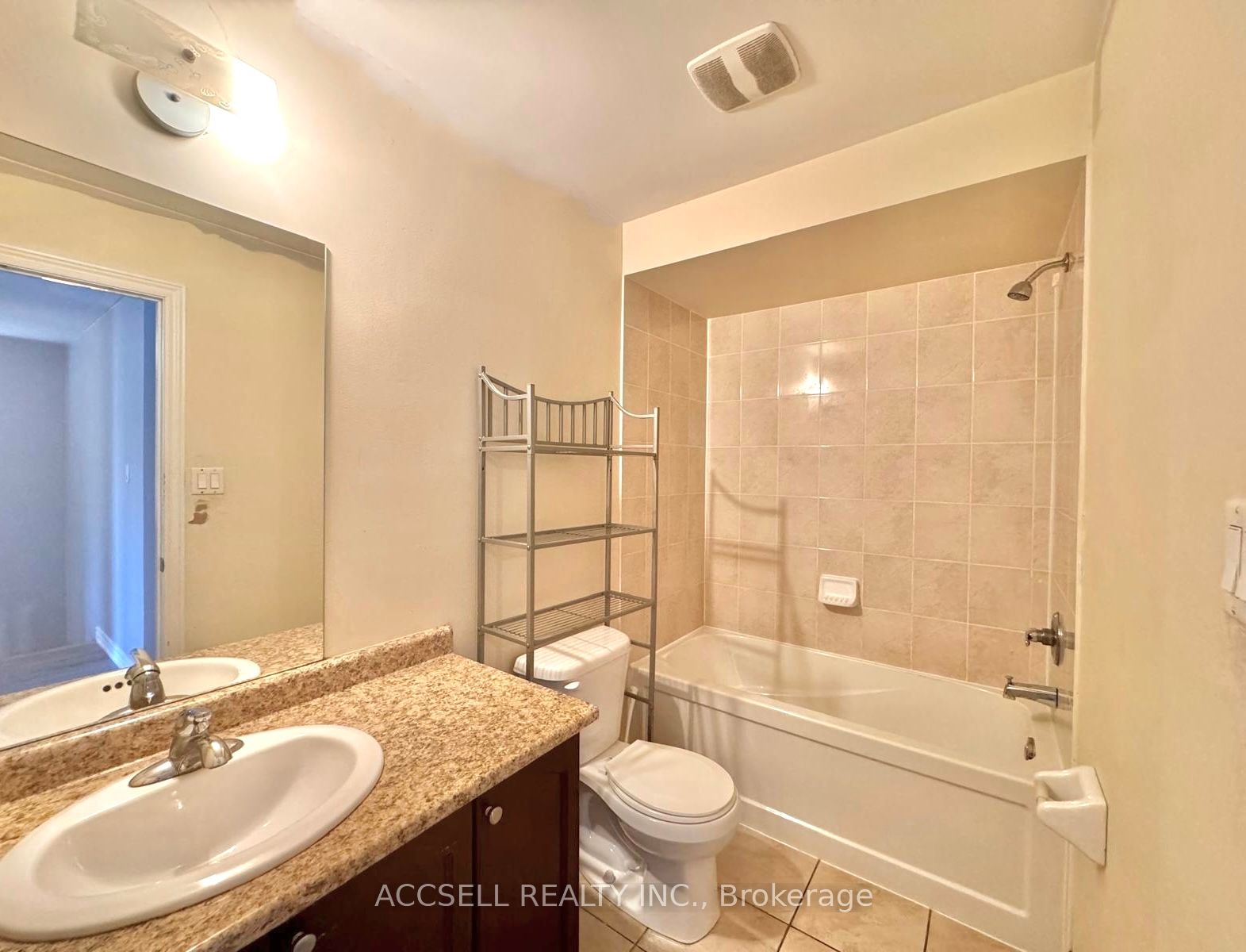 43 Banbridge Cres