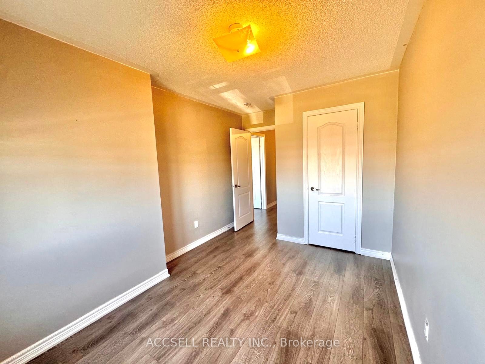 43 Banbridge Cres