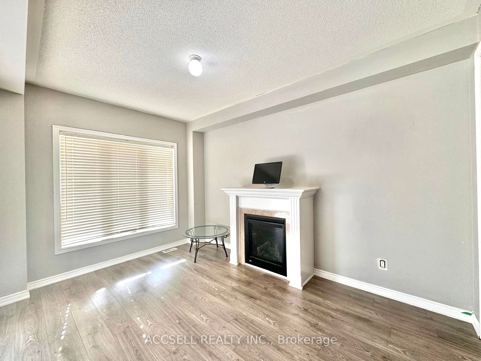 43 Banbridge Cres