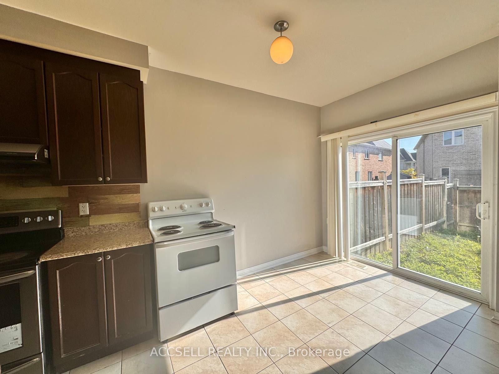 43 Banbridge Cres