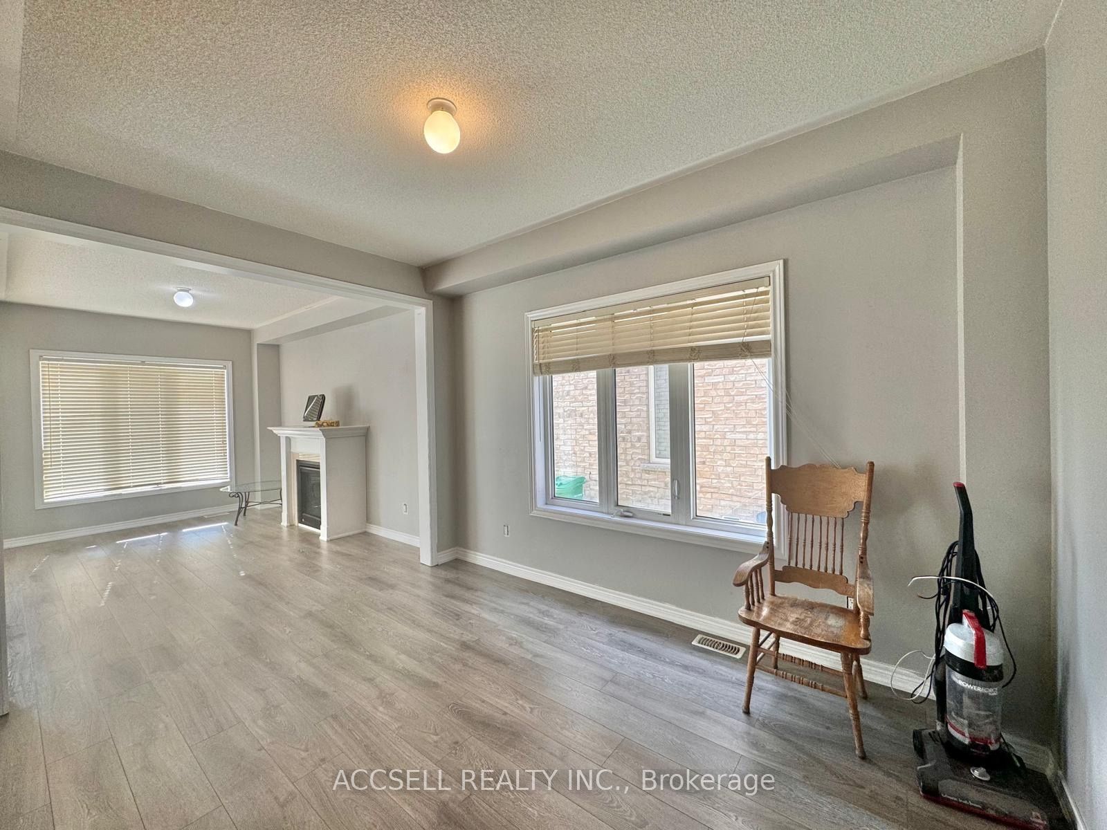 43 Banbridge Cres